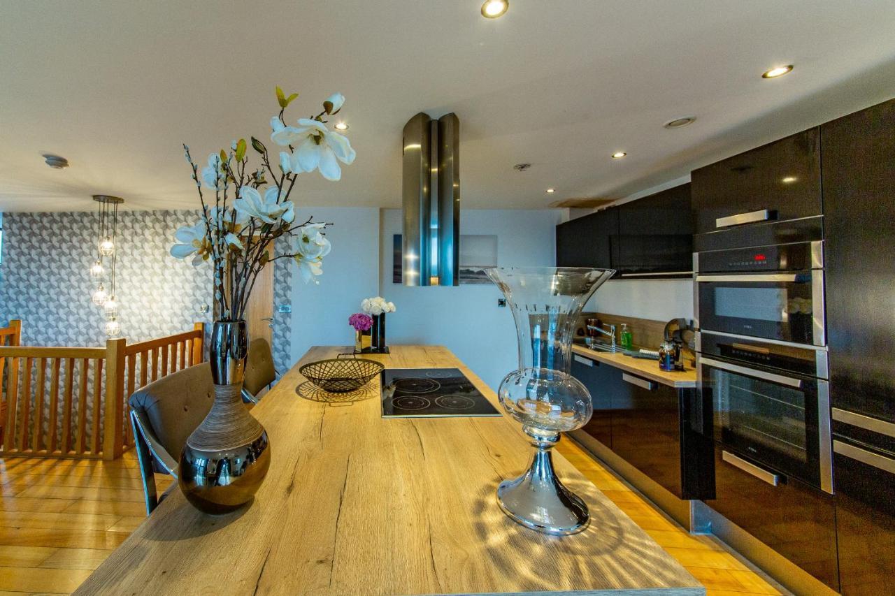 Spacious 3-Bed Penthouse With City Sky Line Views Шефилд Экстерьер фото